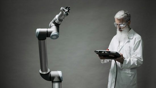 Latest study suggests that microrobots can be useful to deliver medicine to specific areas of the body.(Pexel (Representative image))