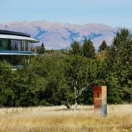 Sabine Marcelis unveils mirrored obelisk at Apple Park