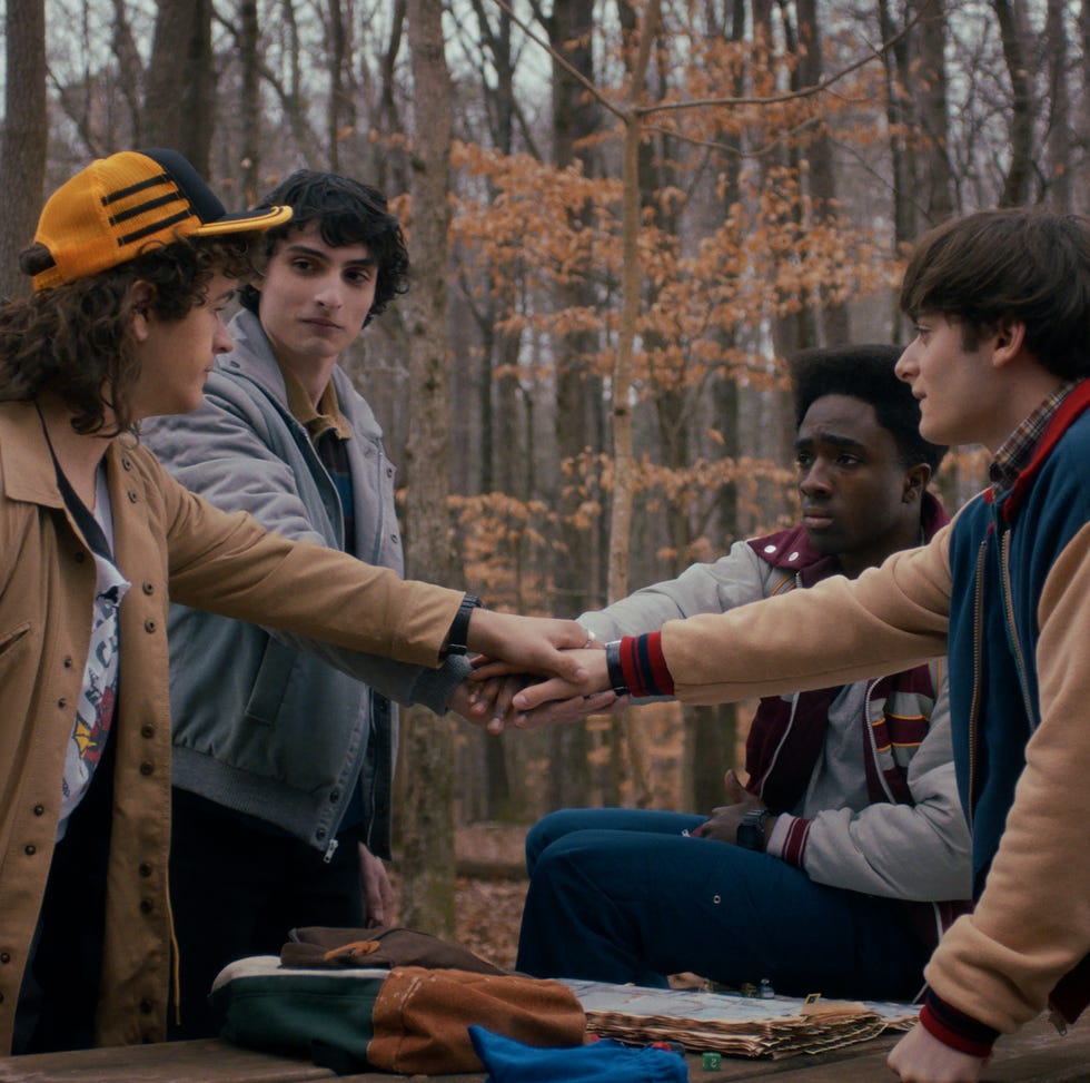 stranger things. (l to r) gaten matarazzo as dustin henderson, finn wolfhard as mike wheeler, caleb mclaughlin as lucas sinclair, and noah schnapp as will byers in stranger things. cr. courtesy of netflix © 2025 stranger things. (l to r) gaten matarazzo as dustin henderson, finn wolfhard as mike wheeler, caleb mclaughlin as lucas sinclair, and noah schnapp as will byers in stranger things. cr. courtesy of netflix © 2025