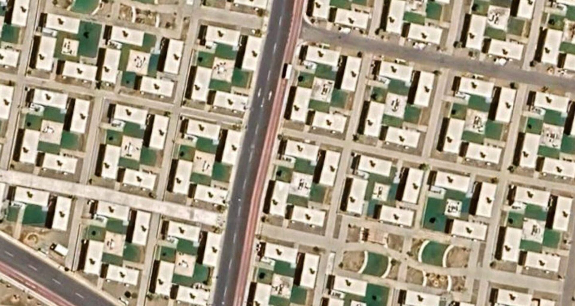 This week on Dezeen we looked at aerial photos of Neom's workers camps