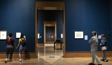 You don’t need to steal art from the Getty to have it at home. The museum is giving it away