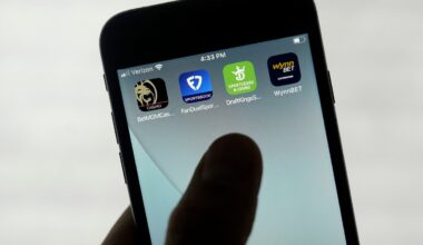 As online gambling spreads, experts warn of the risks