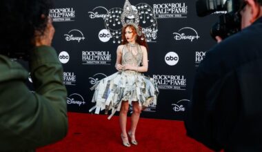 The best looks from the 2025 Rock & Roll Hall of Fame Induction Ceremony red carpet - Los Angeles Times