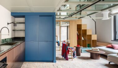 StudioTamat transforms Rome "villino" with glass floors and mirror ceilings