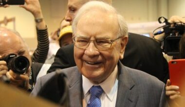 Want to build wealth? Here’s how Warren Buffett does it