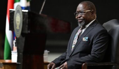 DA demands billions in wasted spending be identified in mini-budget