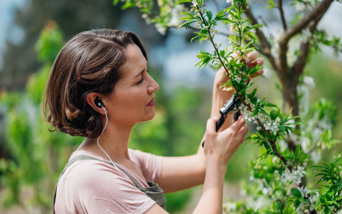 I tried the Yōjō Vagus Nerve Stimulator — and it transformed my stress and sleep in two weeks