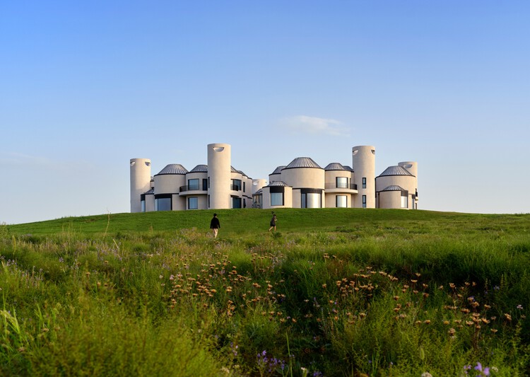 Yuanverse Living Paradigms / AOMOMO Studio, Shanghai Jiao Tong University - Image 1 of 29