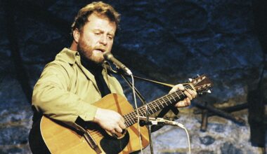 Christy Moore locked in room at Holyhead Port in 2004