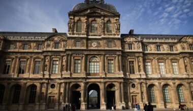 Louvre says hundreds of works damaged by water leak