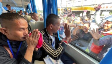 Thailand releases 18 Cambodian soldiers held since July