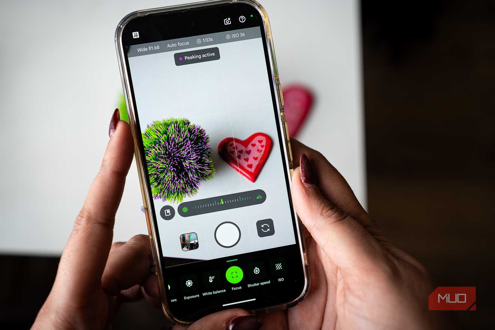 Active peak focus line on Google Pixel 10 Pro