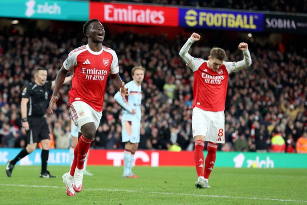 Bukayo Saka celebrates