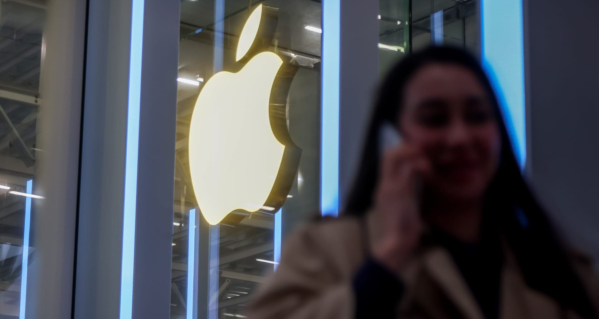 Dan Ives raises Apple price target, says iPhone maker will enter 'AI revolution' in 2026