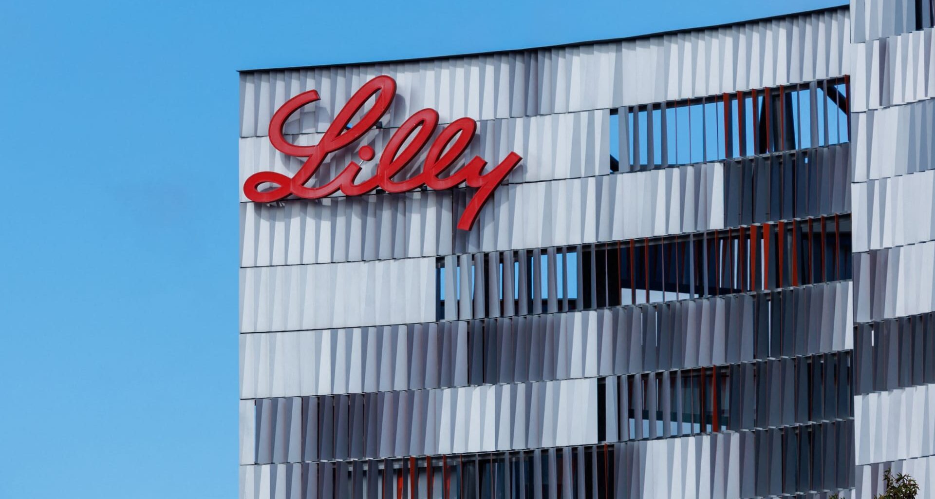 Eli Lilly's weight loss drug retatrutide clears first late-stage study