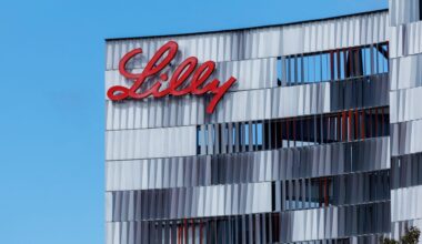 Eli Lilly's weight loss drug retatrutide clears first late-stage study