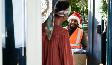 How Much To Tip During Holidays, Plus Money Tools That Make It Easy