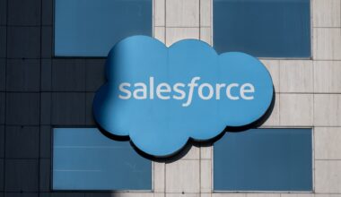 Salesforce earnings are doing little to break stock out of slump. Some major analysts think a big AI rally is ahead