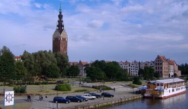 Polish city of Elbląg placed on flood threat alert after rising water levels of River