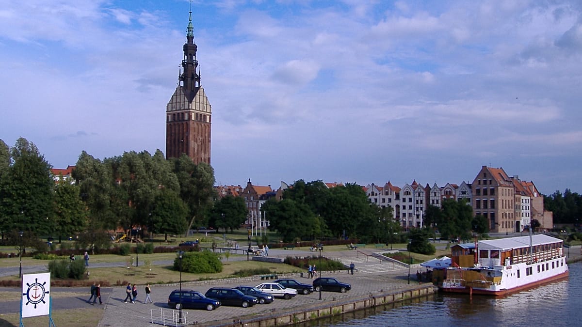Polish city of Elbląg placed on flood threat alert after rising water levels of River