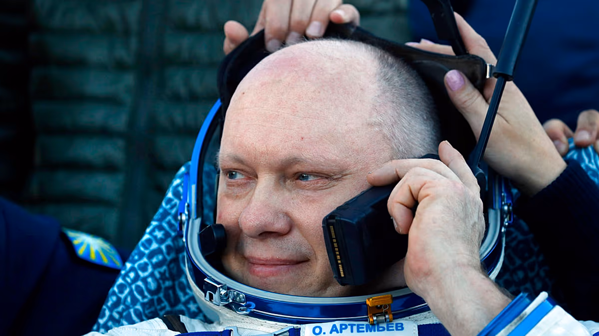 Russia replaces cosmonaut after alleged security breach at SpaceX facility