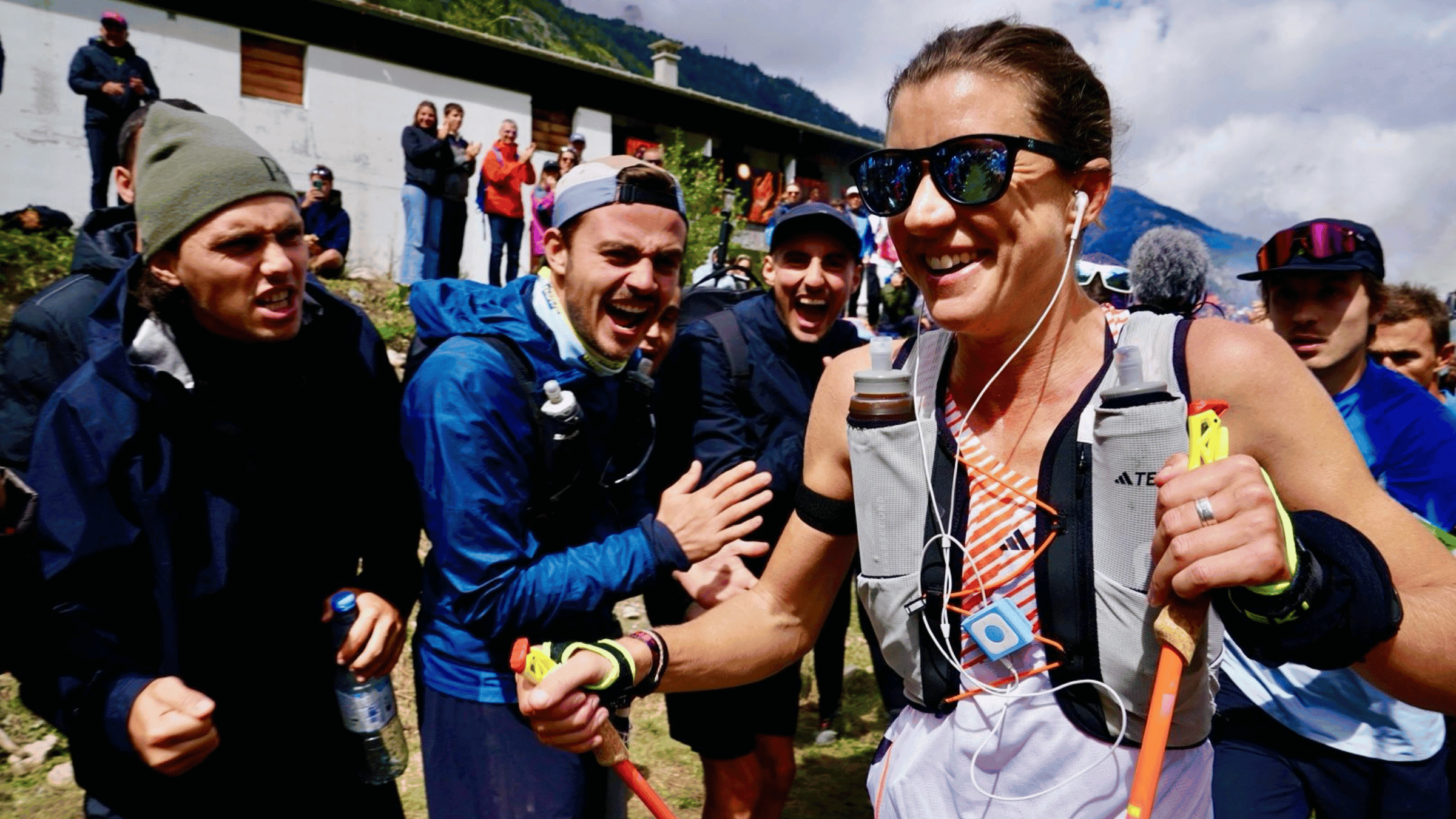 Ruth Croft uses an iPod Shuffle during UTMB 2025.