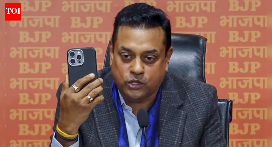 'Chor ki daadhi mein tinka': BJP defends Sanchar Saathi app; attacks Congress over privacy row | India News