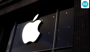 Apple loses AI chief, general counsel, policy VP and design head