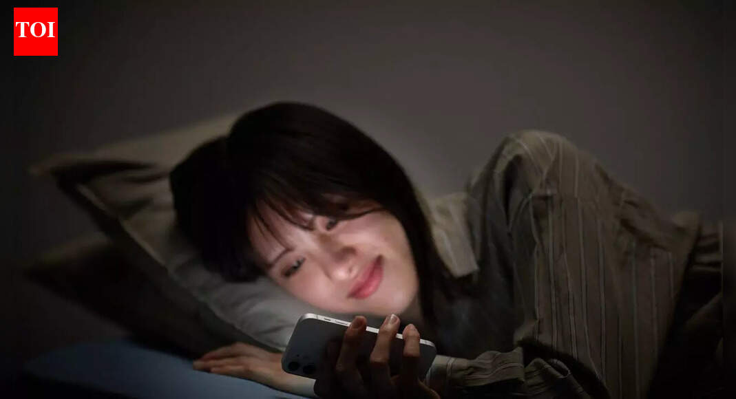 Why scrolling your phone first thing in the morning could increase anxiety and stress: AIIMS neurologist explains |