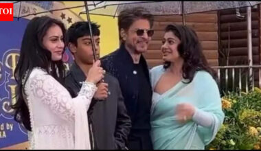 Shah Rukh Khan and Kajol's 'DDLJ' celebration: Nysa and Yug join the duo; pose in front of bronze statue |