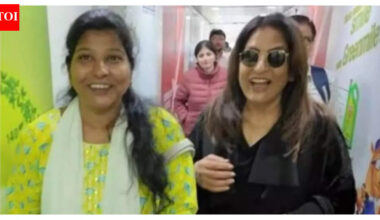 Archana Puran Singh captures her househelp Bhagyashree’s first flight experience; her reaction is priceless