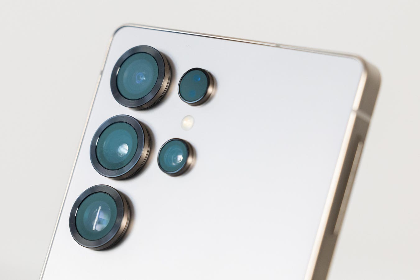 Galaxy S26 Leak Delivers Bad Battery News For Samsung Buyers