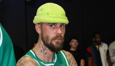 Justin Bieber threatens Apple over iPhone dictation interrupting music