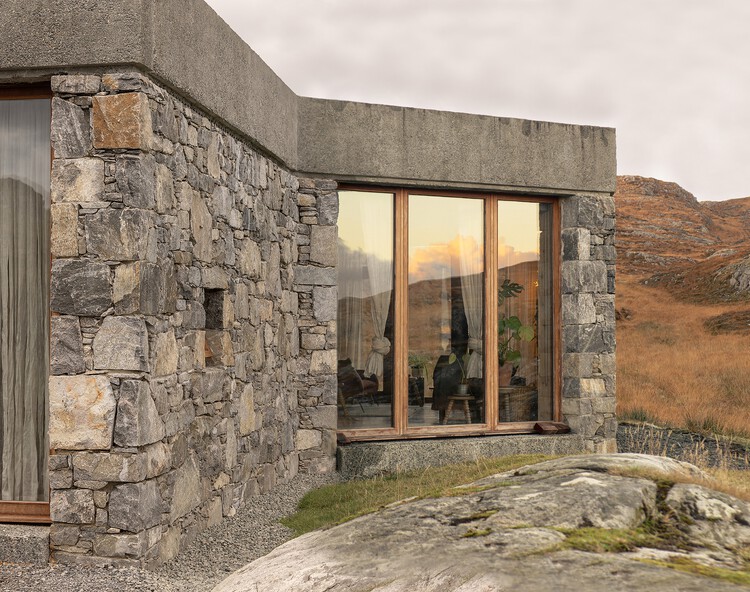 Izat Arundell’s “Caochan na Creige” Wins RIBA House of the Year 2025 Award - Image 3 of 5
