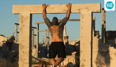 Stanford-trained longevity physician shares the most underrated exercise to preserve life-long hand grip strength