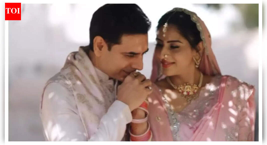Kyunki Saas Bhi Kabhi Bahu Thi fame Ashlesha Savant and Sandeep Baswana mark one month of their Vrindavan wedding; say ‘Our hearts belong to you’