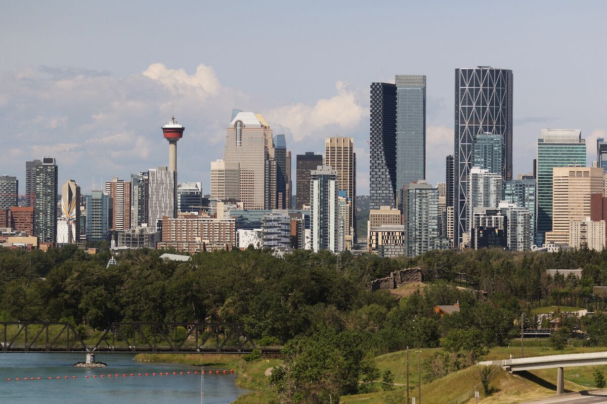 Alberta Moves Toward 2026 Referendum on Canada Pension Plan Exit