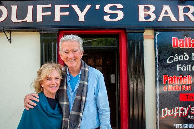 Emotional homecoming for ‘Dallas’ star Patrick Duffy as he tours Irish pubs bearing his surname and spreads his parents’ ashes