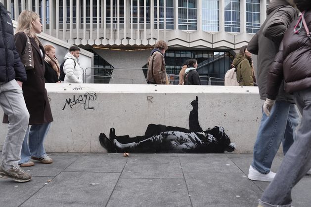 Artwork thought to be by Banksy appears at foot of London skyscraper