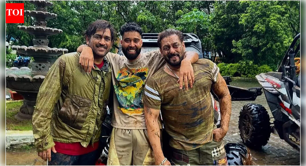 Salman Khan, MS Dhoni and AP Dhillon pose together in EPIC throwback PIC from actor’s farmhouse ahead of actor's 60th birthday |