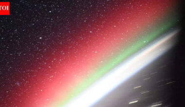 A rare space image links Earth’s glow with the Andromeda Galaxy |