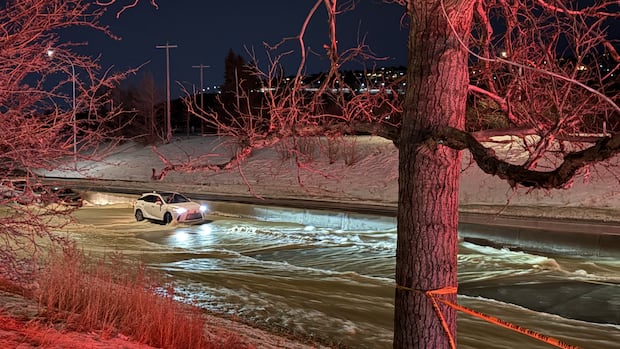 Mayor Farkas says Calgary's water system safe, pledges accountability following another major water main break