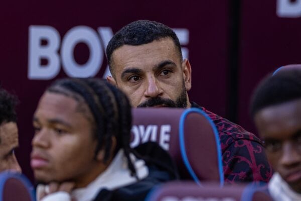 LONDON, ENGLAND - Sunday, November 30, 2025: Liverpool's substitute Mohamed Salah sits on the bench before the FA Premier League match between West Ham United FC and Liverpool FC at the London Stadium. Liverpool won 2-0. (Photo by David Rawcliffe/Propaganda)