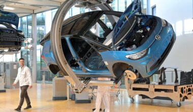 Spain urges EU not to weaken 2035 combustion engine ban, letter shows