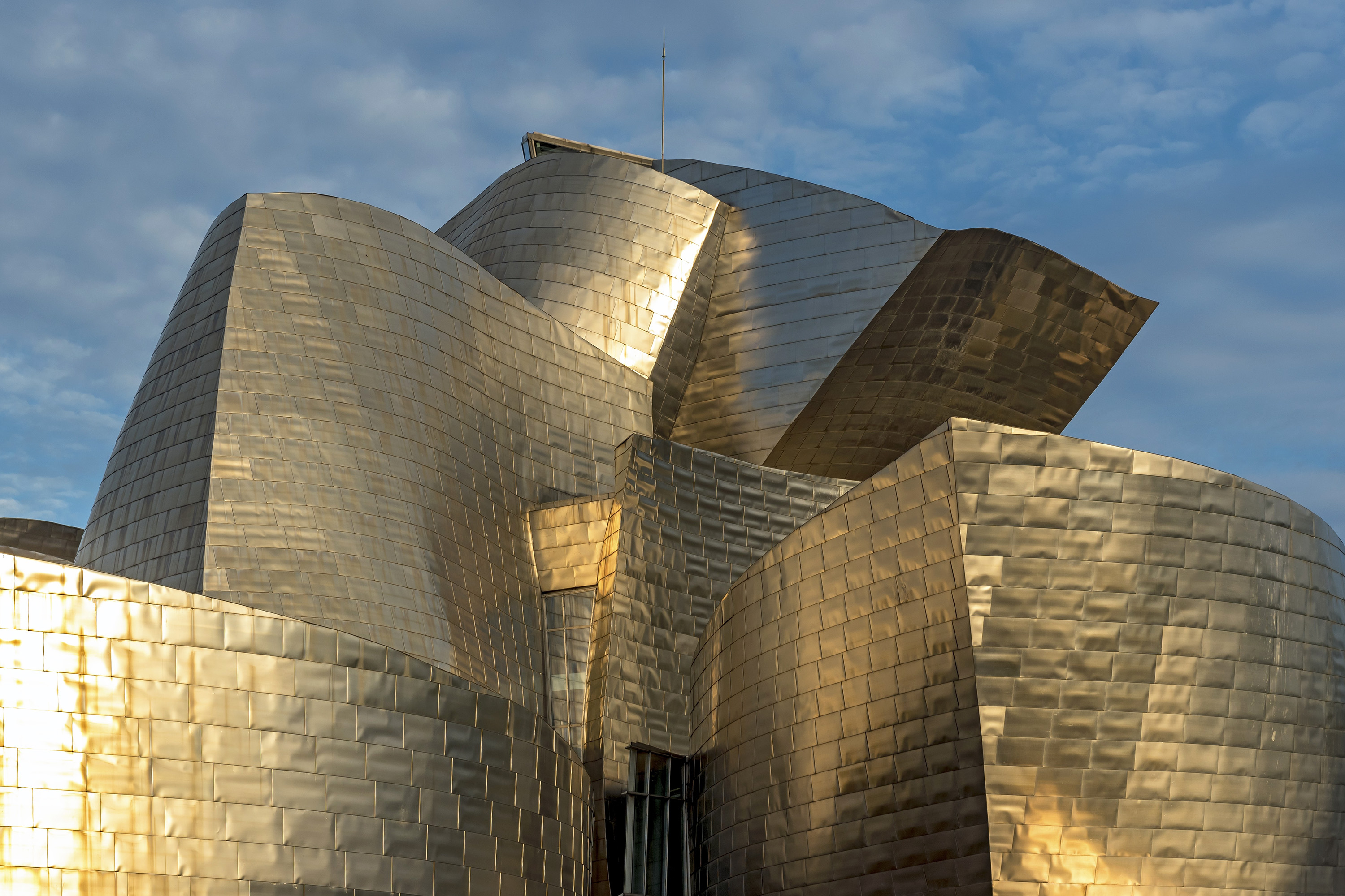 shutterstock_2565311517 - Guggenheim,Museum,Bilbao,,Spain,,Europe