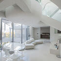 © Sergio Pirrone HO-UN House / IROJE KHM Architects - Interior Photography, Living Room, Glass, Chair