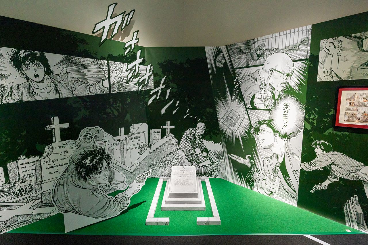 The “graveyard duel” corner with Umibōzu delivers an intense, larger-than-life experience based on a famed scene from the original anime. (© Nippon.com)