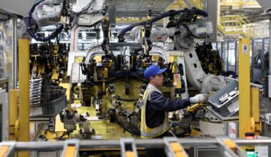 China's economy stalls in November as calls for reform grow