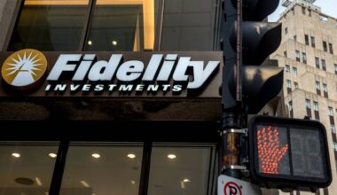 Fidelity customers lose 401(k) access. Some call it a 'mind-boggling' power grab. But the company says it's about safety