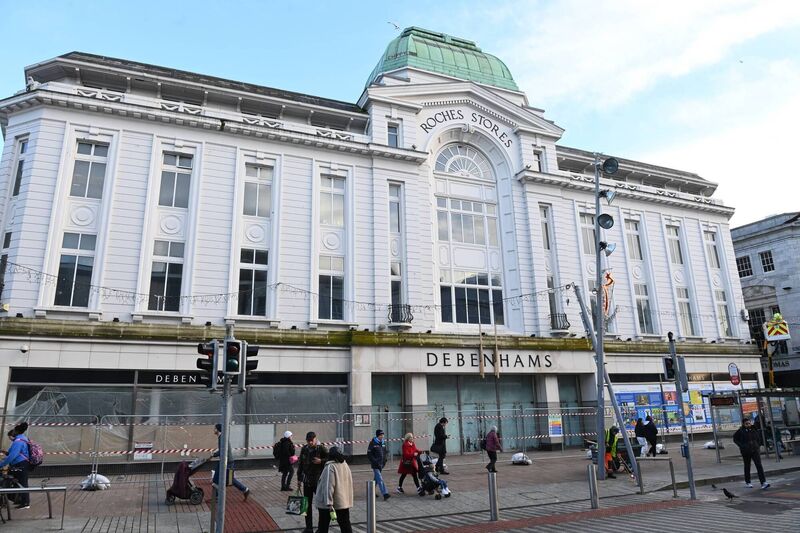 Metal fencing has been placed around the front exterior of the former Roches Stores building on St Patrick's Street Cork where Debenhams was located before closing in recent years. Irish Examiner Property. Pic Larry Cummins